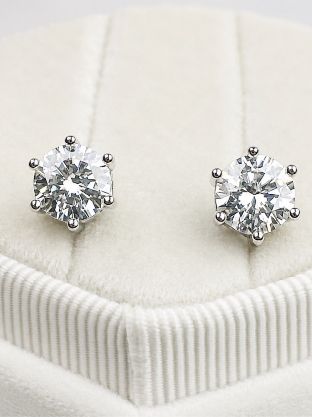 Brilliant Cut 1C Solitaire Moissanite Stud Earrings 925 Sterling Silver